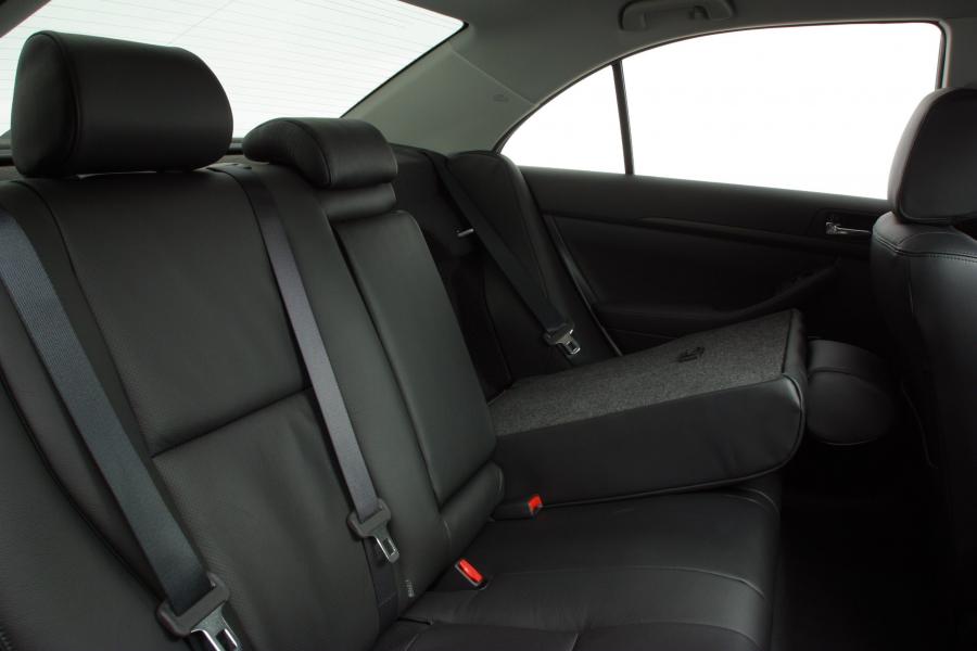  Toyota Avensis 2003 года  (фото 106 из 114)
